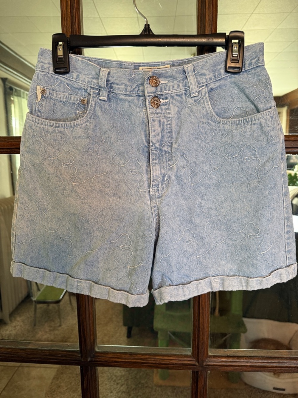 Arizona Jean Company Vintage‎ High Waisted Floral Embroidered Denim Shorts 11
